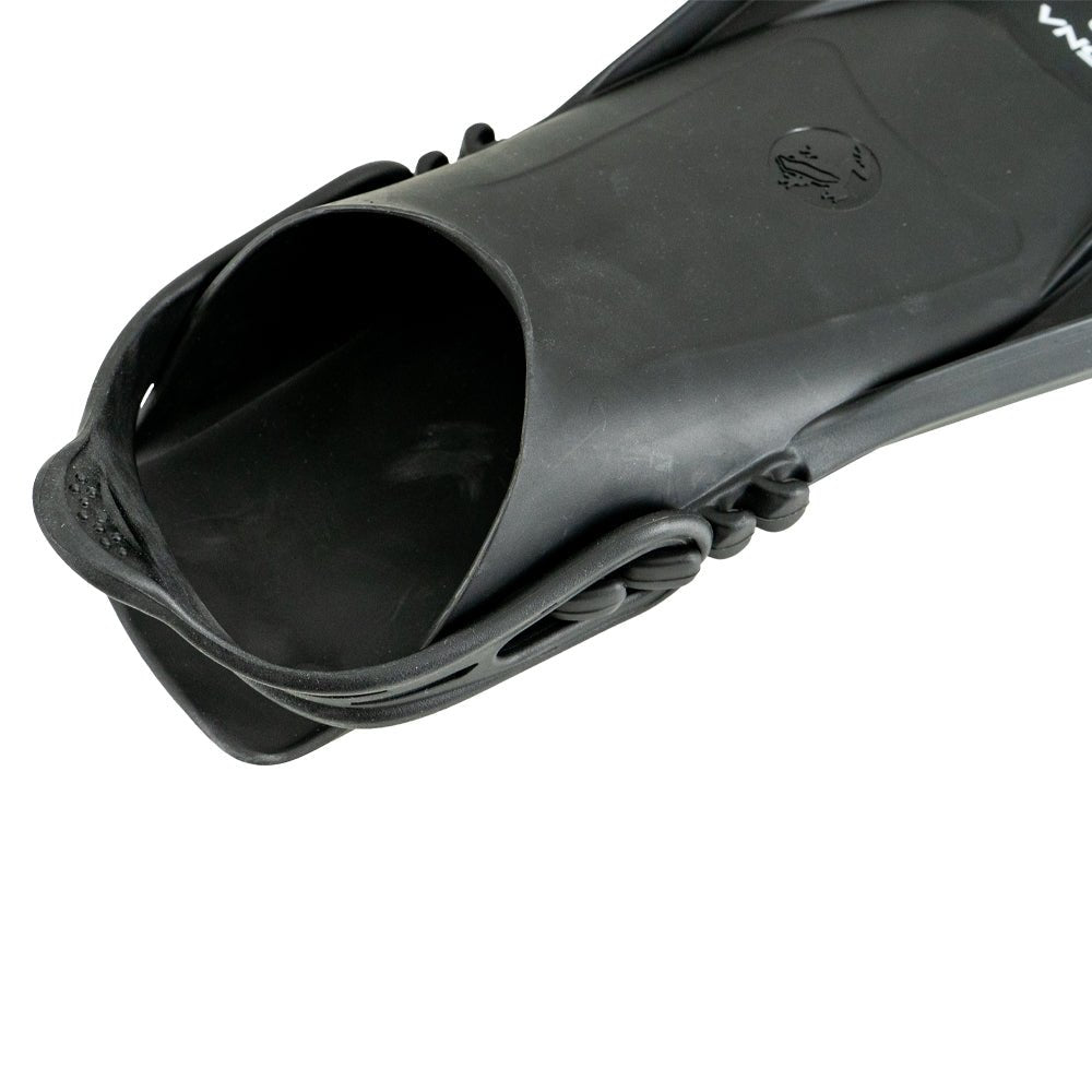 Akona Baja Jr. Fin - Black - 22