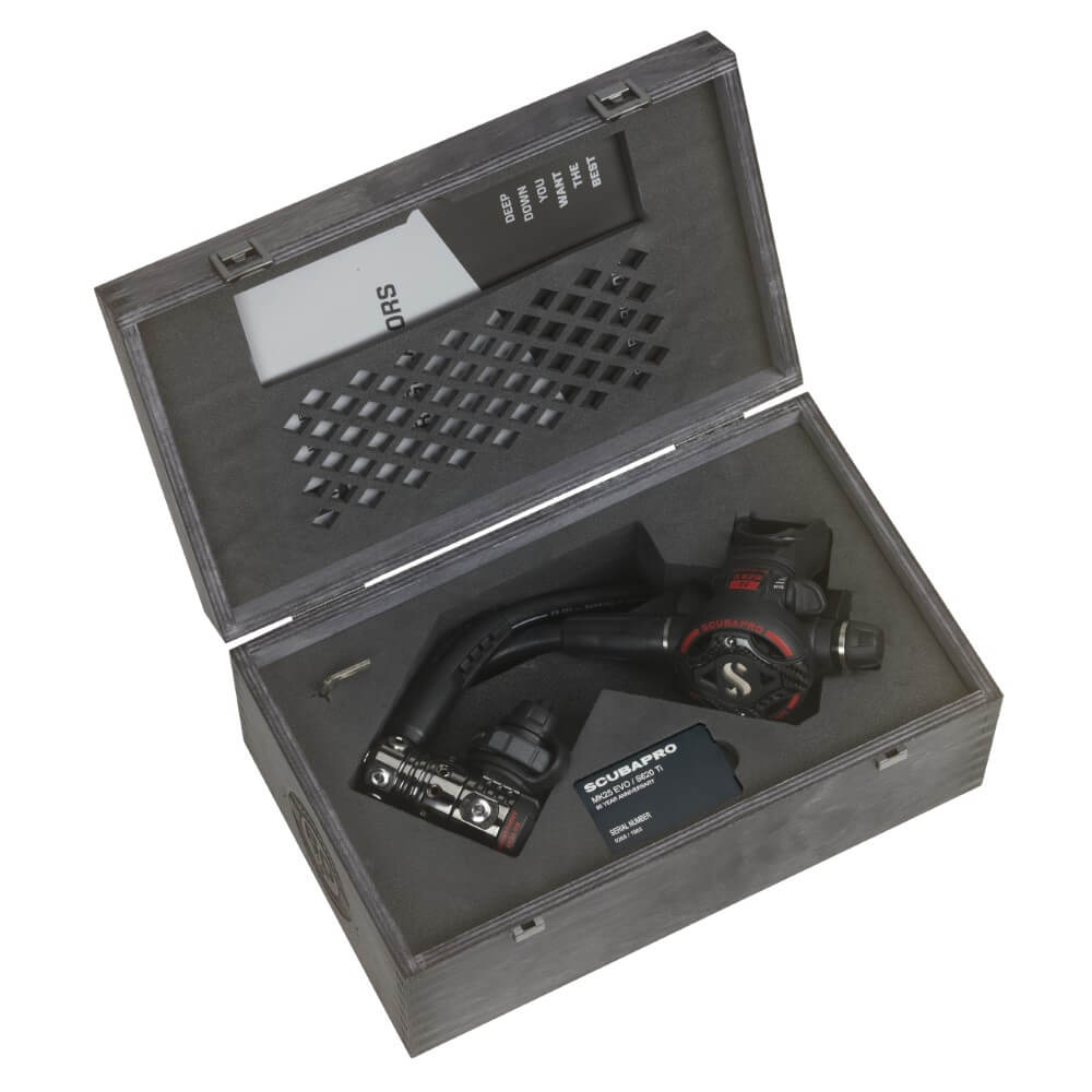 Scubapro 60th Anniversary MK25 EVO Black Tech / S620 Titanium Carbon Black Tech Regulator - DIN - 3